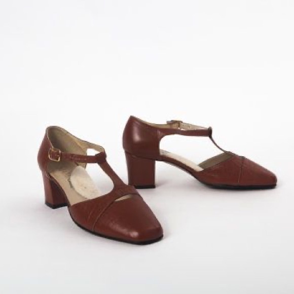 SIAMANTO Brown Chunky Strap Heels - Picture 2 of 7